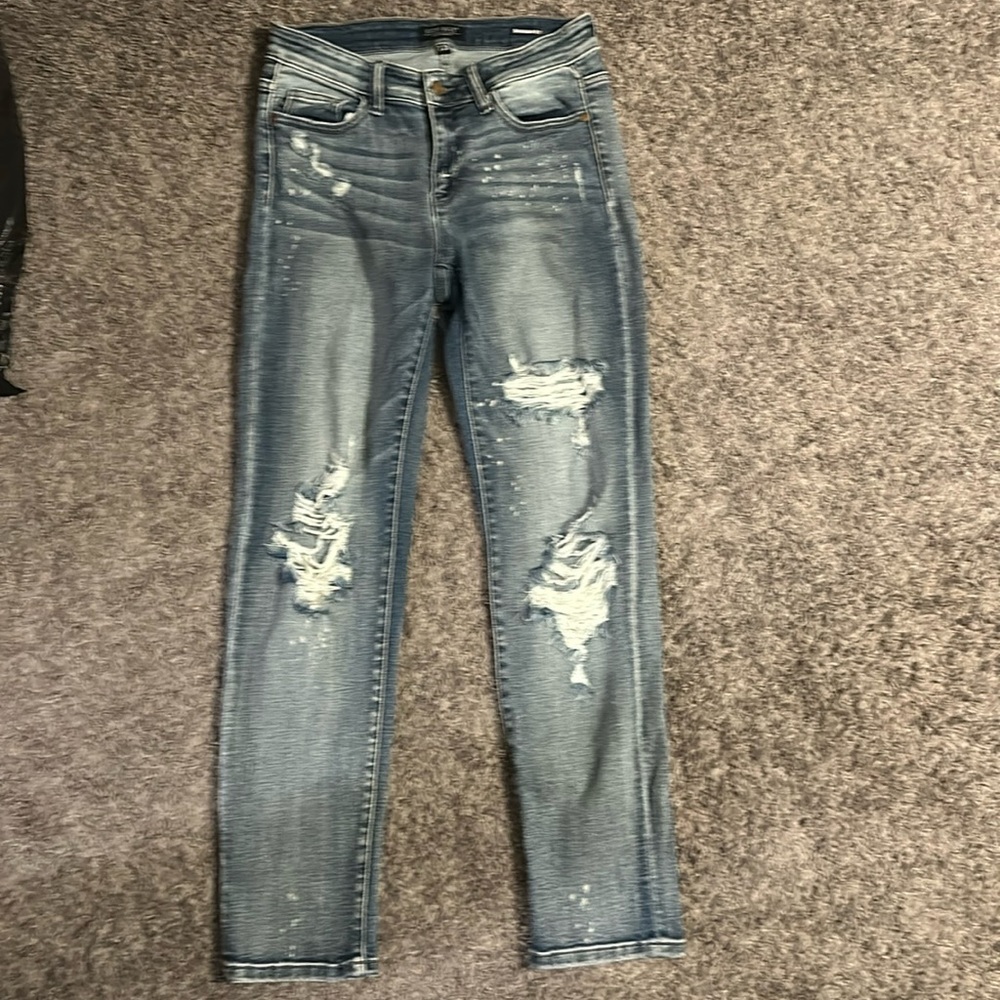 Judy Blue Mid Rise Boyfriend Fit Distressed Size 7/28